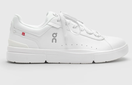 On Women's The Roger Advantage 2 Sneaker
