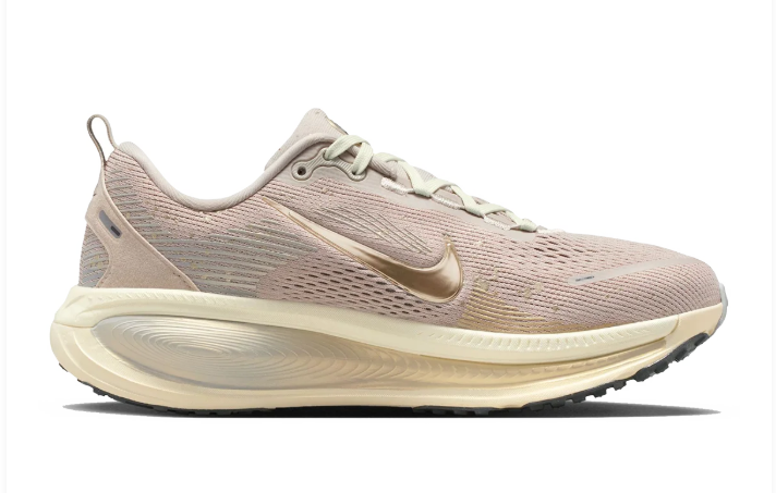 Nike Vomero 18 SE Running Shoe